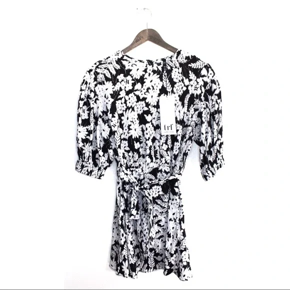 Zara NWT Floral Buttoned & Belted Mini Dress Small - Picture 4 of 9